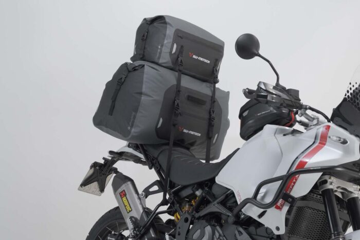SW-MOTECH Borsa posteriore Drybag 350 35 l. Grigio/Nero. Impermeabile. - immagine 4