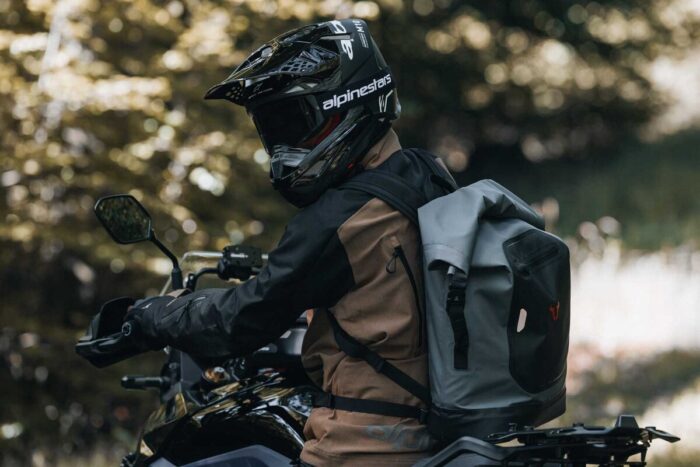 SW-MOTECH Zaino Drybag 300. 30 l. Grigio/nero. Impermeabile. - immagine 4