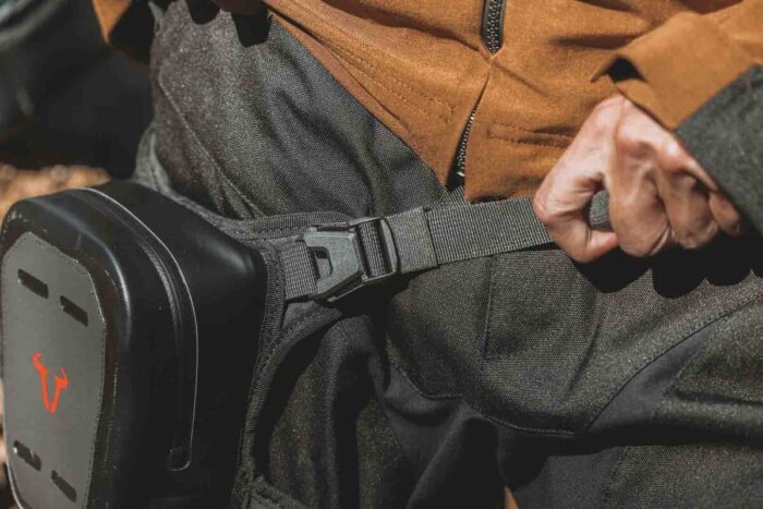 SW-MOTECH Borsello Leg Bag WP. Nero. Impermeabile. - immagine 8