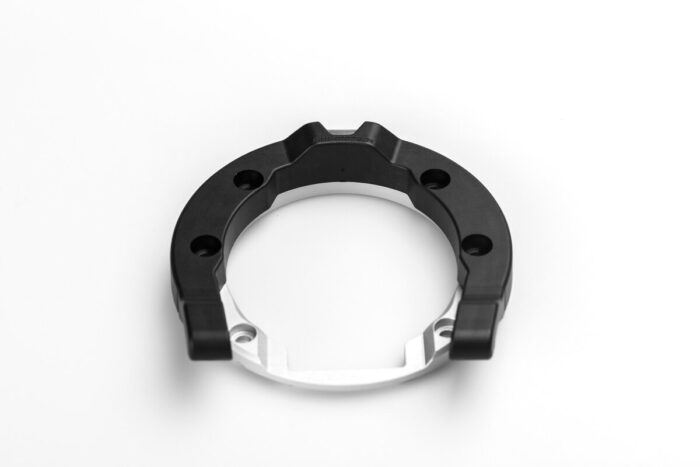 SW-MOTECH Anello serbatoio ION. Nero. Modelli Italo. Per serbatoio senza viti. - immagine 2
