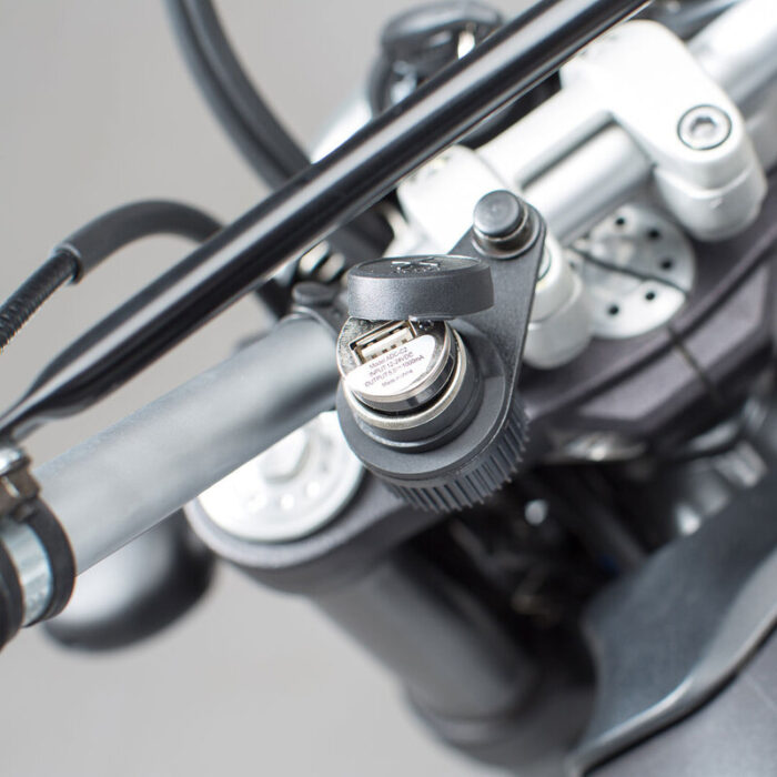 SW-MOTECH Kit elettrico universale Accendisigari Presa USB Materiale per montaggio - immagine 3